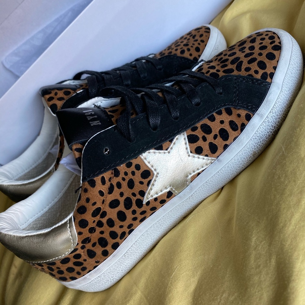 Steve Madden Star Sneaker (Golden goose inspired)